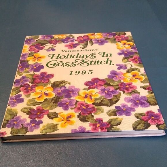 Vanessa -Ann's Holidays In Cross-Stitch Book 1995 - Picture 1 of 7